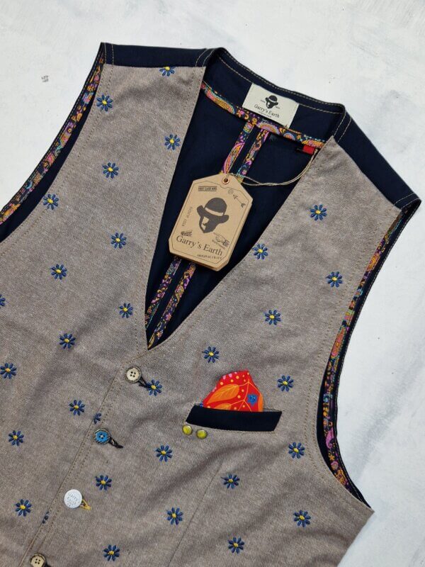 Gilet Garry's Earth ZO Dis. 16 ricamo Floreale in lino e cotone TORTORA / BLU