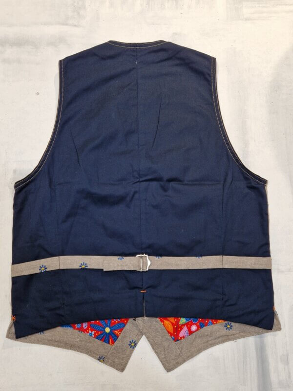 Gilet Garry's Earth ZO Dis. 16 ricamo Floreale in lino e cotone TORTORA / BLU - immagine 3
