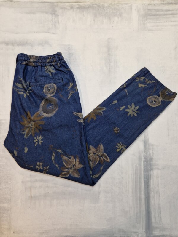 Pantalaccio Garry's Earth uomo con coulisse e pence BLU fiorato - immagine 2
