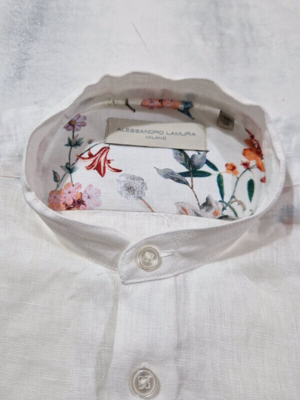 Camicia slim fit ALESSANDRO LAMURA collo alla coreana in lino dettagli floreali col. BIANCO - immagine 2