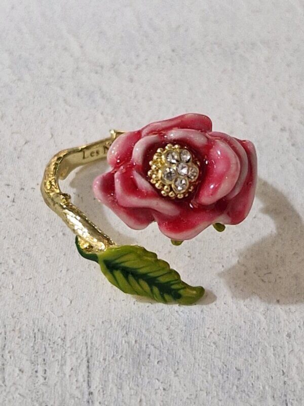 Anello Les Nèrèides tema Floreale con Rosa