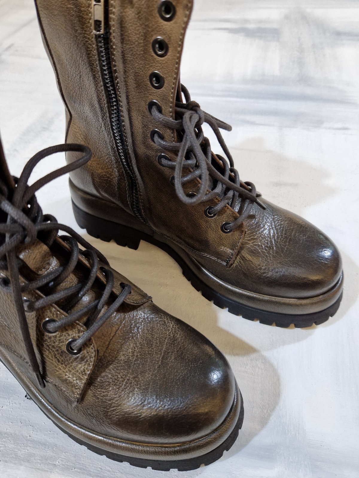 Anfibio scarponcino donna in pelle con zip laterale PAWELK'S Bufalo Birch scuro W1161