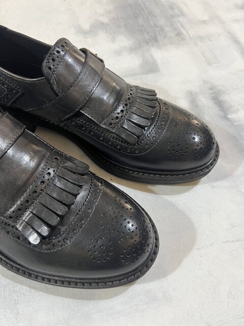 Mocassino uomo PAWELK'S in pelle vitellino lavorato fibbia e frange 25409 - CARBON