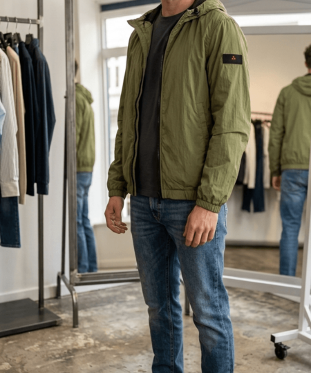 Giacca con cappuccio PEUTEREY nylon light NIGLE - Militare