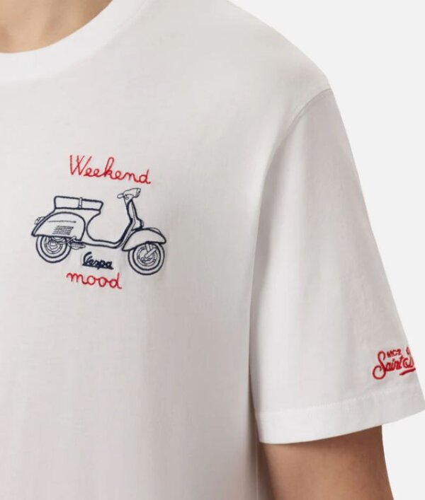 T-shirt MC2 SAINT BARTH Man in cotone con ricamo Vespa Week End Mood | VESPA SPECIAL EDITION